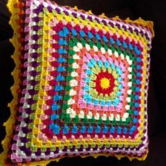 Granny Square Pillowcases by hand - Picture 2 of 3